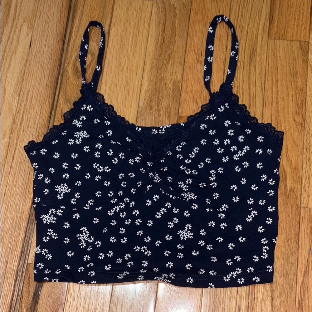 Shein Ditsy Floral Contrast Lace Crop Cami Top